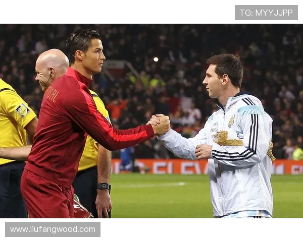 梅西与C罗争锋：解析两位足球巨星的传奇生涯与未来之路